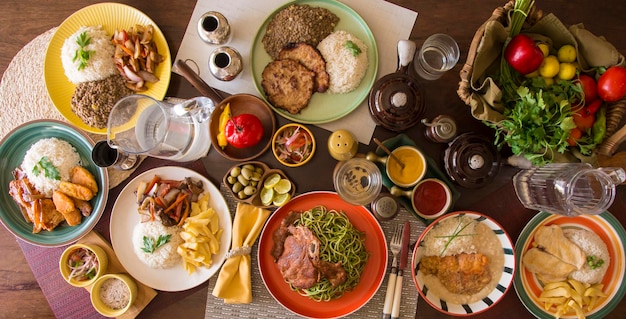 farfurii cu mâncare